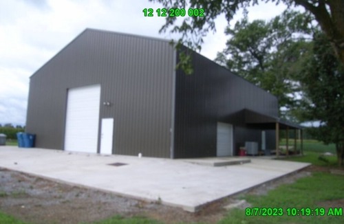 Dale House | Spacious 8-bedroom barndo near Norris City and Mcleansboro Il. Sleeps up to 14