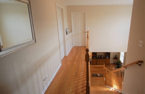 Geneva House | Spacious and comfortable 5 bedroom, 2 1/2 bath two miles from down town Geneva
