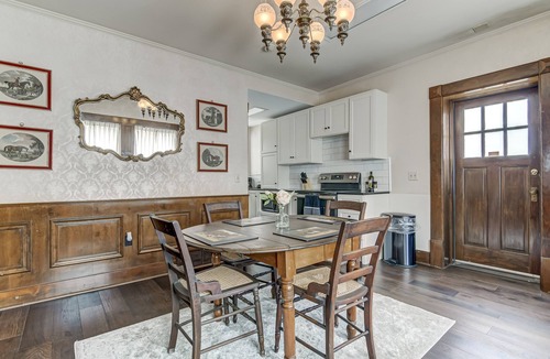 Springfield House | Spacious Carriage House | Private Entrance | Historic & Stylish