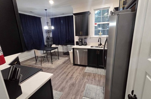 Red Banks House | Spacious & Charming 5-Bedroom Home in Byhalia