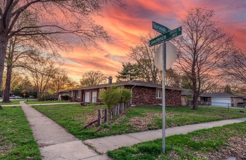 Springfield House | Spacious & Cozy ~ Mins to Downtown