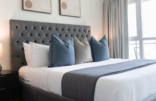 CityPlace Apartment | Spacious Downtown Condo - Walk to CN Tower & More