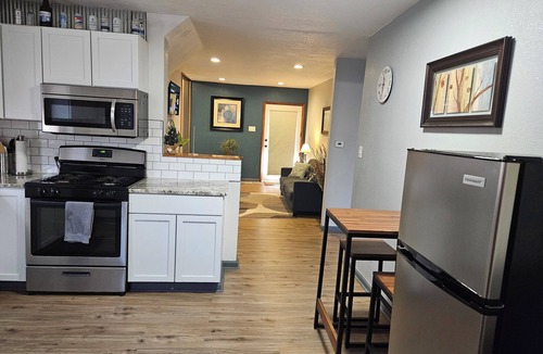 Des Moines House | Spacious Duplex by Fairgrounds & Downtown/Fire Pit