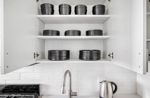 Gold Coast Apartment | Spacious Gold Coast 2BR w/Doorman & Gym, 2 blocks to L, by Blueground
