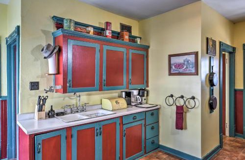 Backus House | Spacious Home Easy Walk to Pine Mtn Lake!