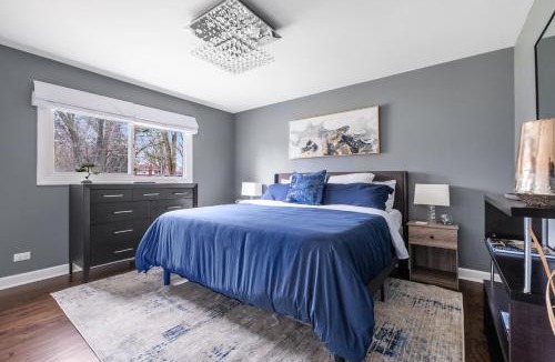 Highland Hills House | Spacious Home in Chicago Suburbs