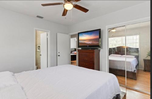 Miami Gardens House | Spacious Home With King Bed Near Stadium