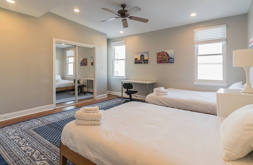 Petworth House | Spacious Longterm DC Townhouse - w/Parking + Metro