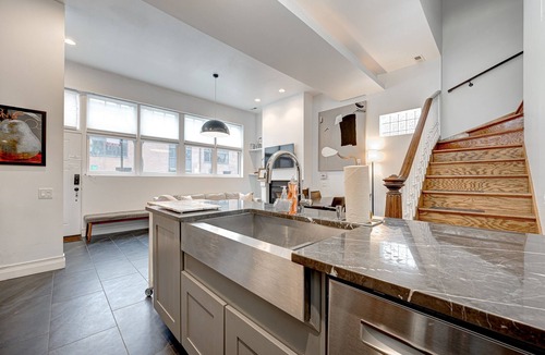 Old Town Triangle House | Spacious Luxury Townhouse - Old Town by AllSet Turnover