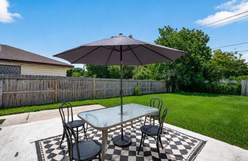 Pasadena Apartment | Spacious & Modern 4 Bedroom Family Home