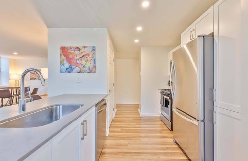 North Waltham Apartment | Spacious Modern Apt with Pool