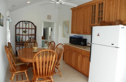 North Cape May House | Spacious North Cape May Waterfront home on Delaware Bay comfortably sleeps 14