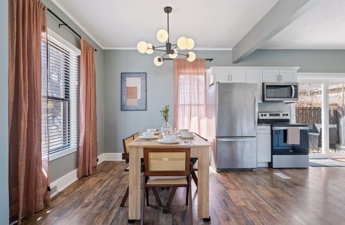 Morton Meadows House | Spacious, Private Bedroom Prime Location Near UNMC/Blackstone - Shared House