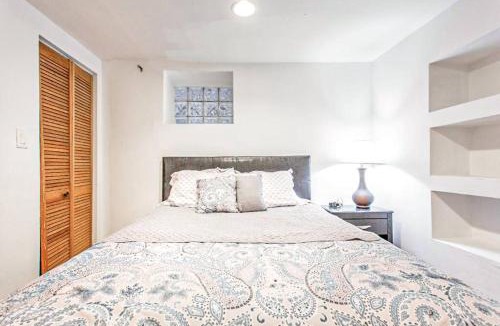 Wicker Park Apartment | Spacious & Stylish Home at the heart of Wicker Park