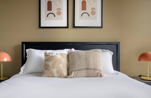 Near West Side Apartment | Spacious West Loop 1BR w/Pool & Grills, nr Fulton Market, by Blueground