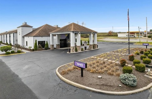Abingdon Hotel | Spark by Hilton Abingdon I-81 near Fairgrounds