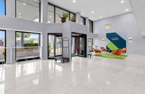 Des Plaines Hotel | Spark by Hilton Des Plaines Chicago O'Hare