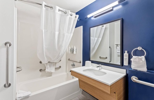 Oak Forest Hotel | Spark by Hilton Oak Forest