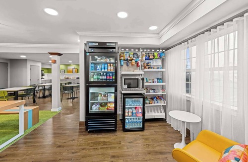 Sterling Hotel | Spark by Hilton Sterling Dulles Airport