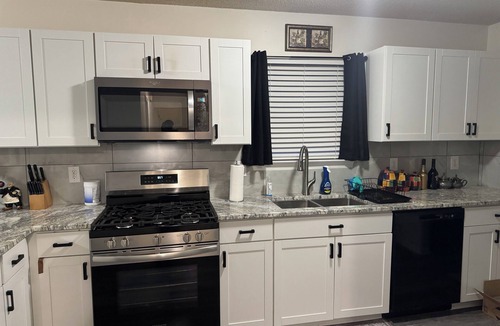 Cliftondale House | Special Introductory Price: 4-Bedroom Home. Safe, Great location & Amenities,