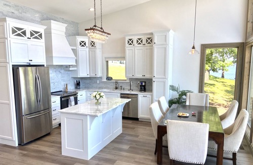 Eucha House | “Spectacular Waterfront Luxury w/dock Grand Lake!