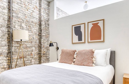 Wicker Park Apartment | Splendid Wicker Park 1BR w/ W/D, 1 block to L, Six Corners, by Blueground