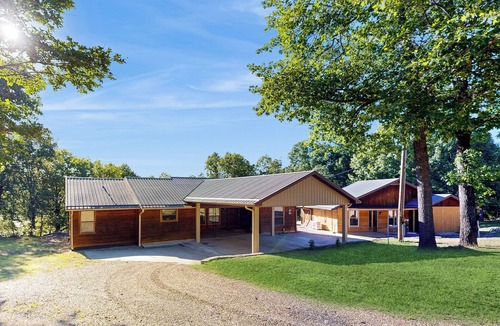 Hoyt House | Sprawling Eufaula Lake Sanctuary w/Dock!