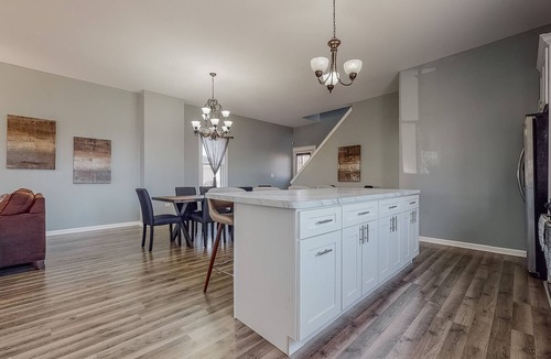 Aurora House | Spread out - Renovated 5BR+Loft, Sleeps 12+