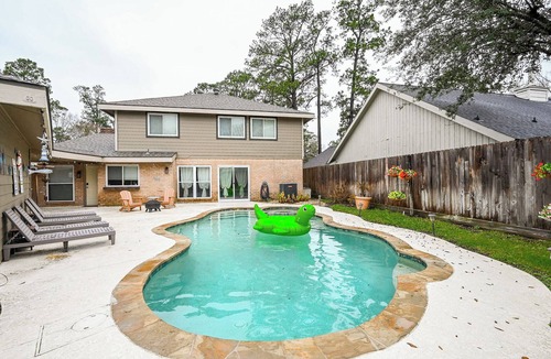 Spring House | Spring Breeze in Texas, 4 Bedrooms with Charming Pool
