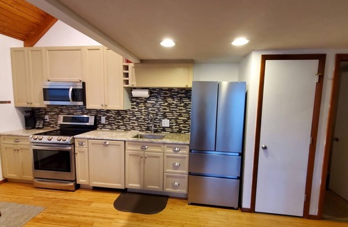 Thayerville Condo | Spring has Sprung at our Centrally Located Lake View Condo that sleeps 6!