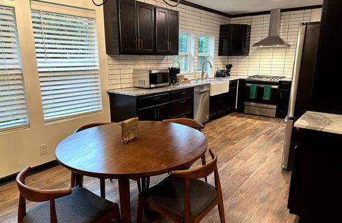 Mobile House | Springhill Bungalow-cozy bungalow located in the Springhill area.