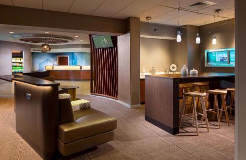 Half Day Hotel | SpringHill Suites Chicago Lincolnshire