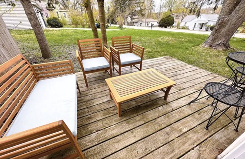 St. Charles House | St. Charles Riverview Retreat