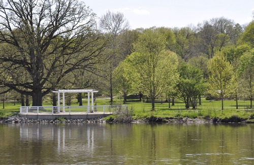 St. Charles House | "St Geneva" Private With River View! 7 min to the Q Center