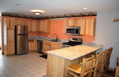 Oglesby House | Starved Rock Cabin sleeps 9