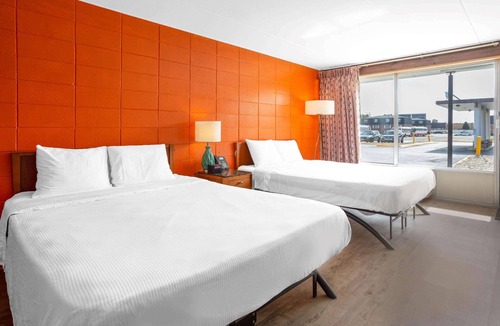 Streator Hotel | Starved Rock Motor Inn Travelodge by Wyndham