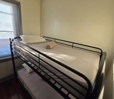 Pulaski Park Hostel | Stay 424 Hostel