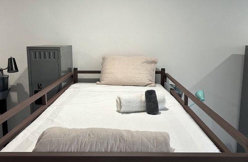 Pulaski Park Hotel | Stay 424 Hostel