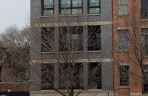 Lakeview Condo | Stay in the heart of East Lakeview on Halsted!