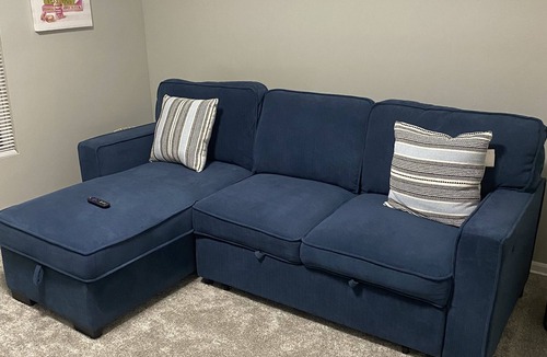 Washington Heights Apartment | Stay near family or close to downtown, this loft in Beverly has it all!