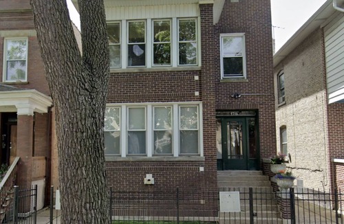 Kimball Apartment | Steps from the “L” train to Wrigley & Downtown