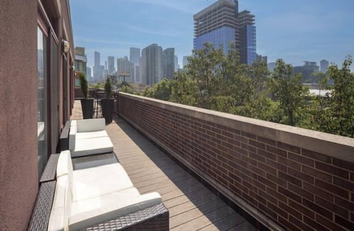 River West House | Steps to Fulton Market Downtown 4 bedroom Entire Home Sleeps 11 with City Views
