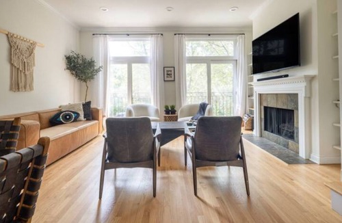 River West House | Steps to Fulton Market Downtown 4 bedroom Entire Home Sleeps 11 with City Views
