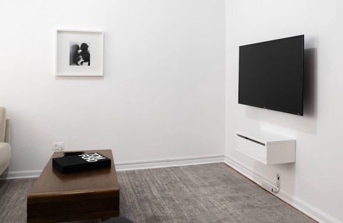 Noble Square Apartment | Steps to Shops, Eats, Bars | Easy Access | Zencity