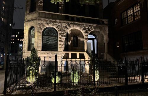 Lake View East Apartment | Stone Mansion Sleeps 10-20 Free TV & Parking