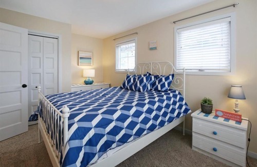 Ottawa House | Stone`s Throw #23