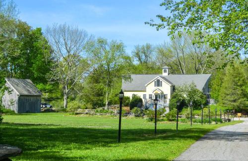 Ledyard Hotel | Stonecroft Inn