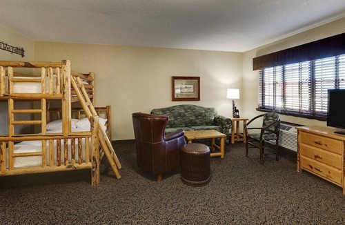 Moline Hotel | Stoney Creek, Expanded King Bunk Bed, Room for the Crew! | 2 Units