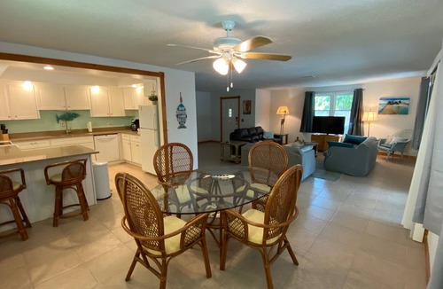 Rocky Point House | Stuart - Waterfront home on Manatee Pocket with boat slips available