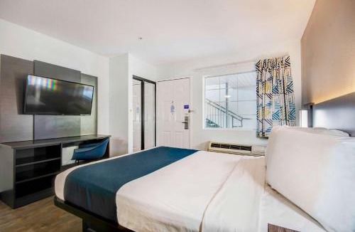 Ocean Springs Hotel | Studio 6 Extended Stay - Ocean Springs, MS